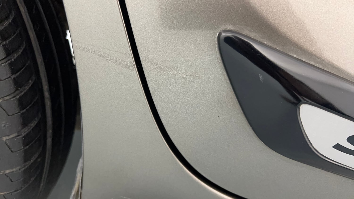 Used 2022 Maruti Suzuki Swift VXi Petrol Manual dents MINOR DENT