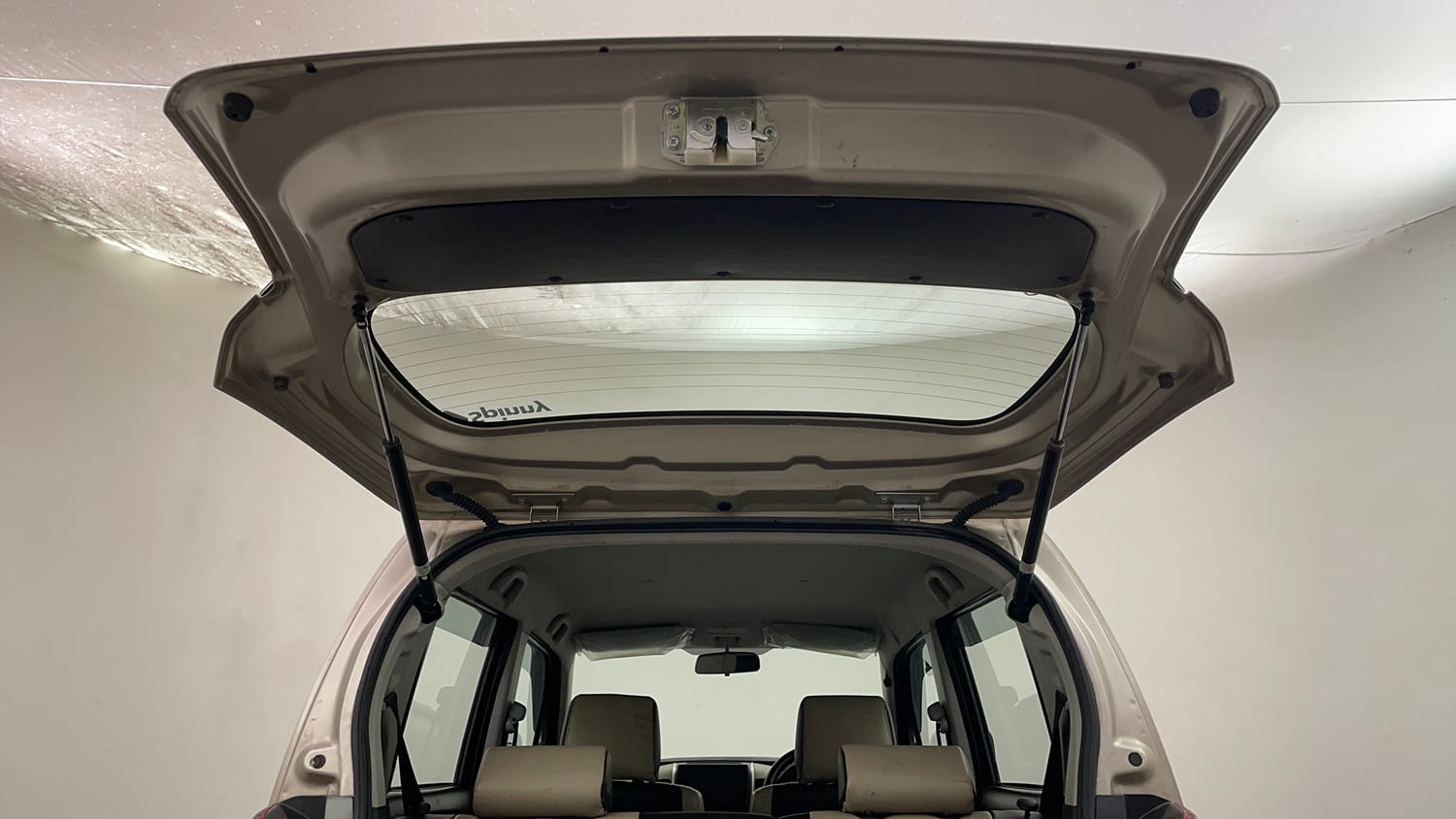 Used 2016 Maruti Suzuki Wagon R VXI Petrol Manual interior DICKY DOOR OPEN VIEW