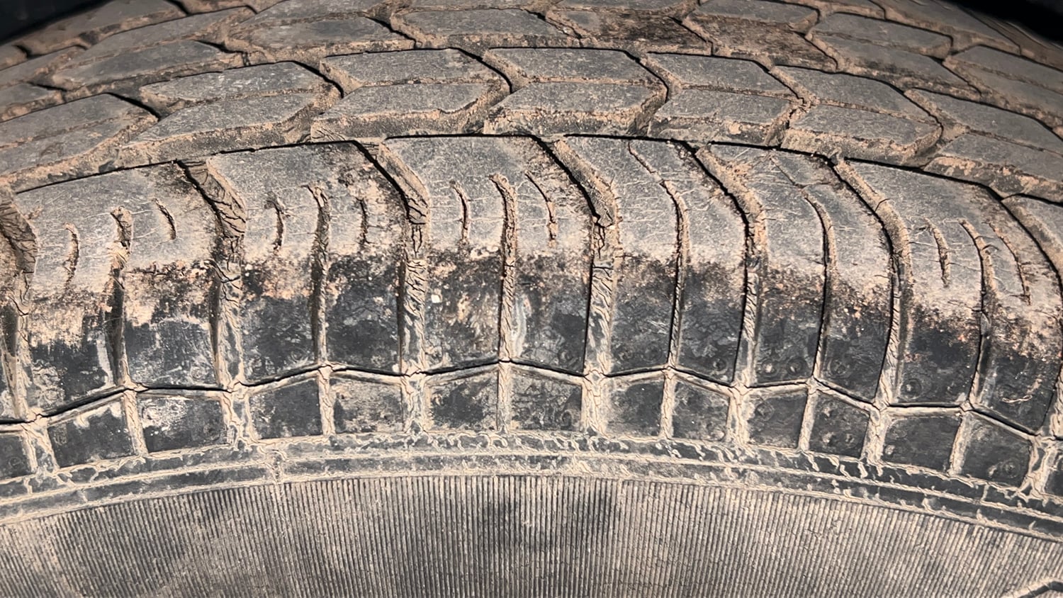 Used 2013 Maruti Suzuki Swift Dzire VXI Petrol Manual tyres LEFT REAR TYRE TREAD VIEW