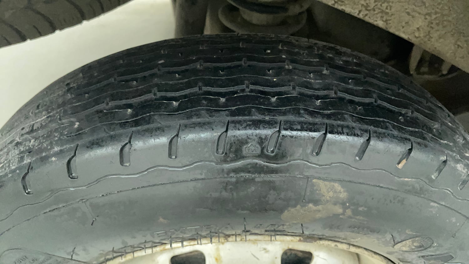 Used 2013 Maruti Suzuki Eeco 5 STR WITH A/C+HTR Petrol Manual tyres RIGHT REAR TYRE TREAD VIEW