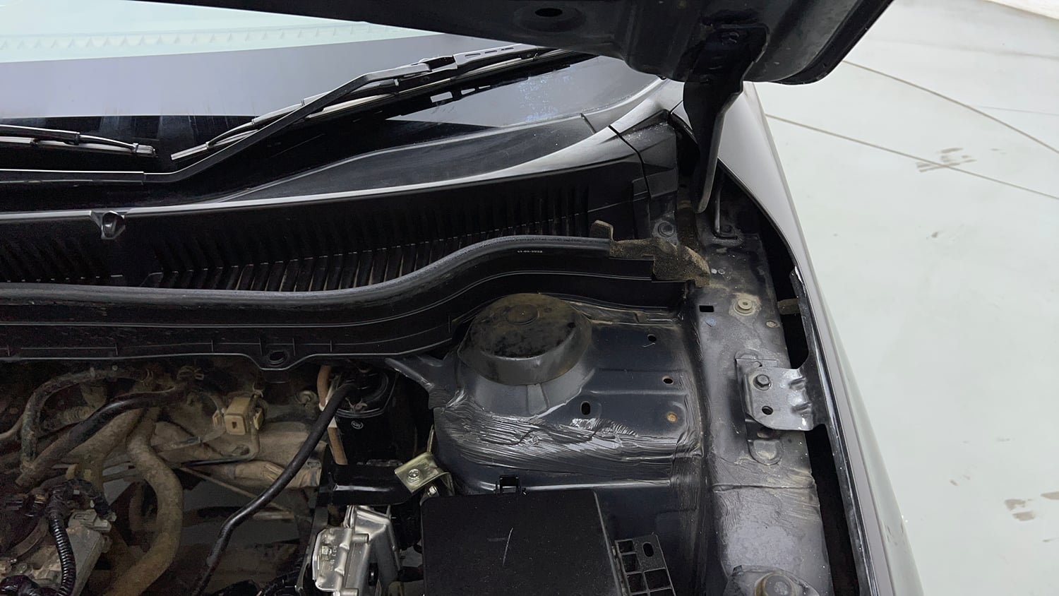 Used 2022 Toyota Urban Cruiser Premium Grade AT Petrol Automatic engine ENGINE LEFT SIDE HINGE & APRON VIEW