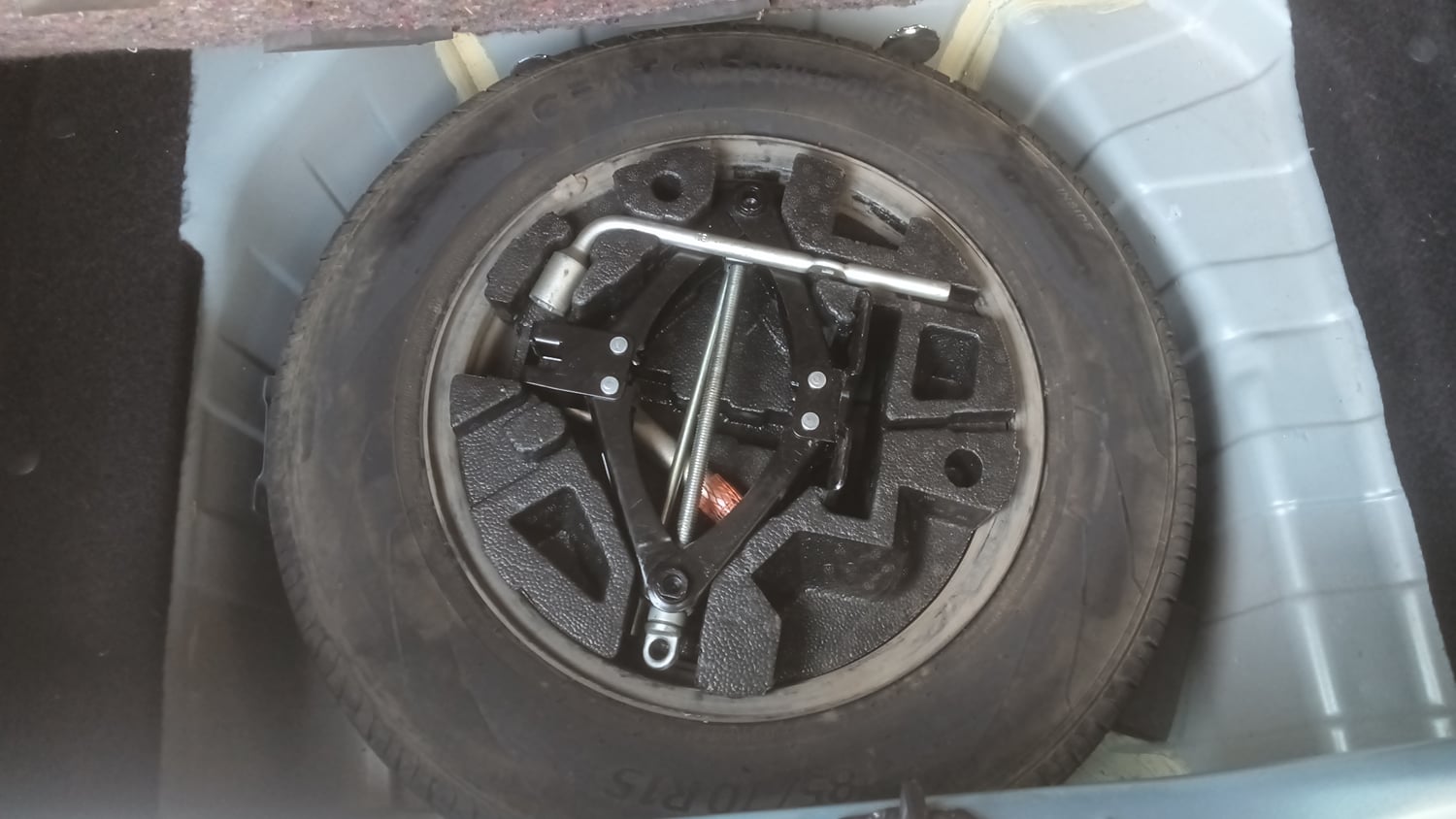 Used 2022 Tata Punch Accomplished MT Petrol Manual tyres SPARE TYRE VIEW