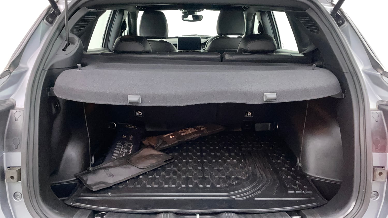 Used 2022 Jeep Compass 5th Anniversary Edition 1.4 Petrol DCT Petrol Automatic interior DICKY INSIDE VIEW