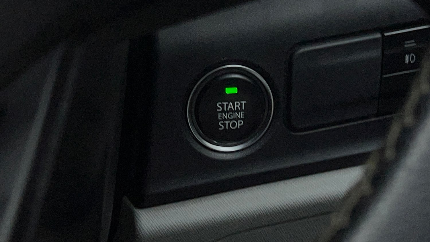Used 2021 Tata Altroz XT Petrol Petrol Manual top_features Keyless start