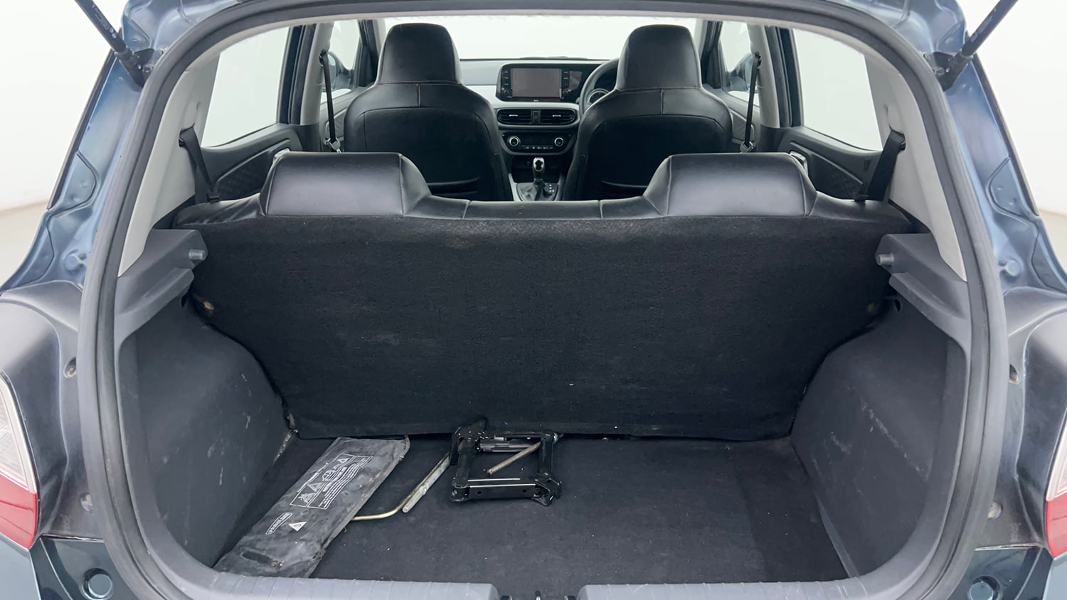 Used 2022 Hyundai Grand i10 Nios Sportz AMT 1.2 CRDi Diesel Automatic interior DICKY INSIDE VIEW