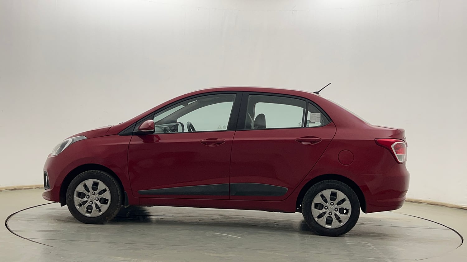 Used 2014 Hyundai Xcent S 1.2 Petrol Manual exterior LEFT SIDE VIEW