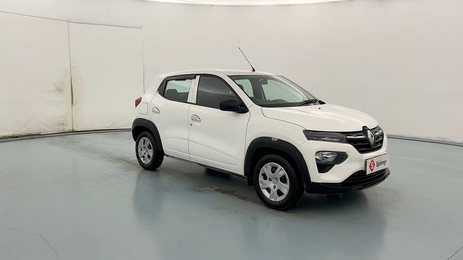 Used 2021 Renault Kwid RXT Petrol Manual exterior RIGHT FRONT CORNER VIEW