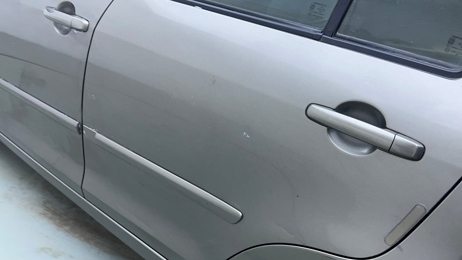Used 2015 Maruti Suzuki Swift Dzire VXI Petrol Manual dents MINOR SCRATCH
