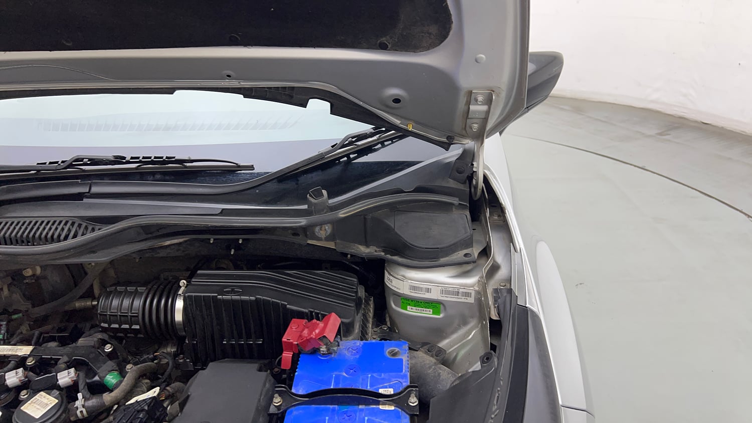 Used 2021 Tata Altroz XT Petrol Petrol Manual engine ENGINE LEFT SIDE HINGE & APRON VIEW