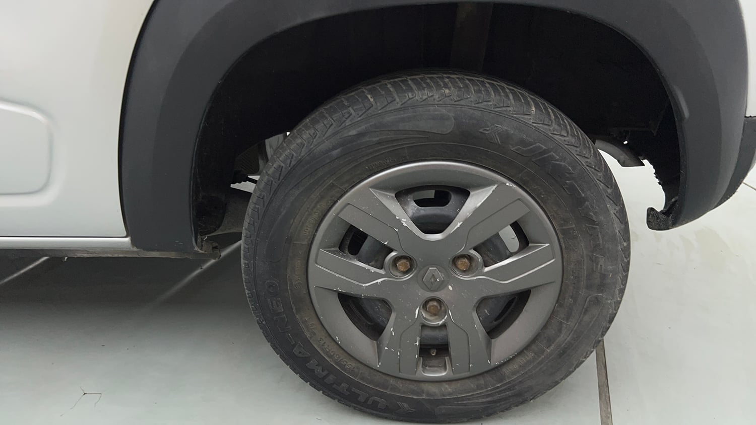 Used 2017 Renault Kwid 1.0 RXT AMT Petrol Automatic tyres LEFT REAR TYRE RIM VIEW