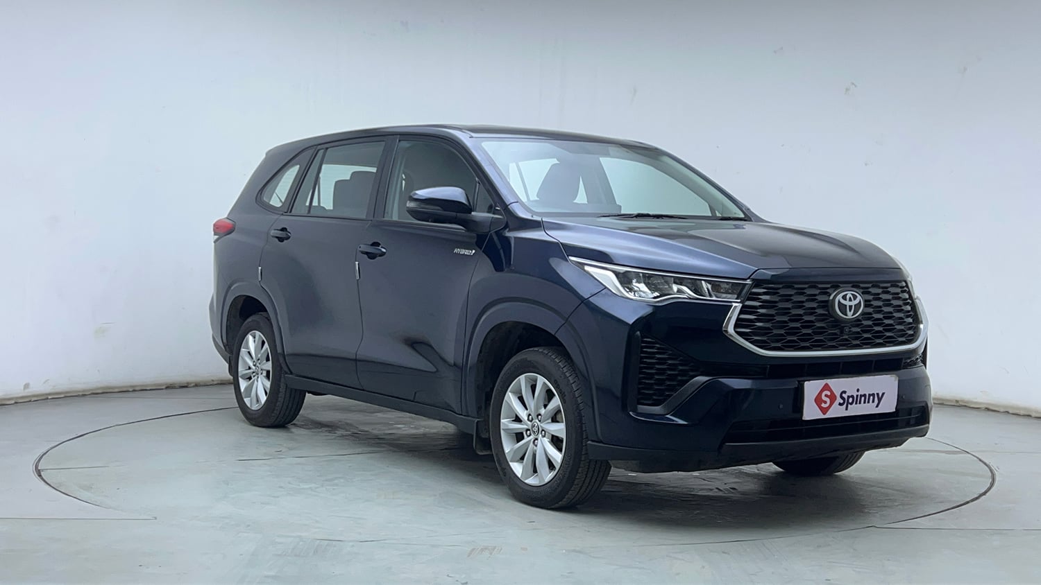 Used 2023 Toyota Innova Hycross VX Hybrid 7 STR Hybrid Automatic exterior RIGHT FRONT CORNER VIEW