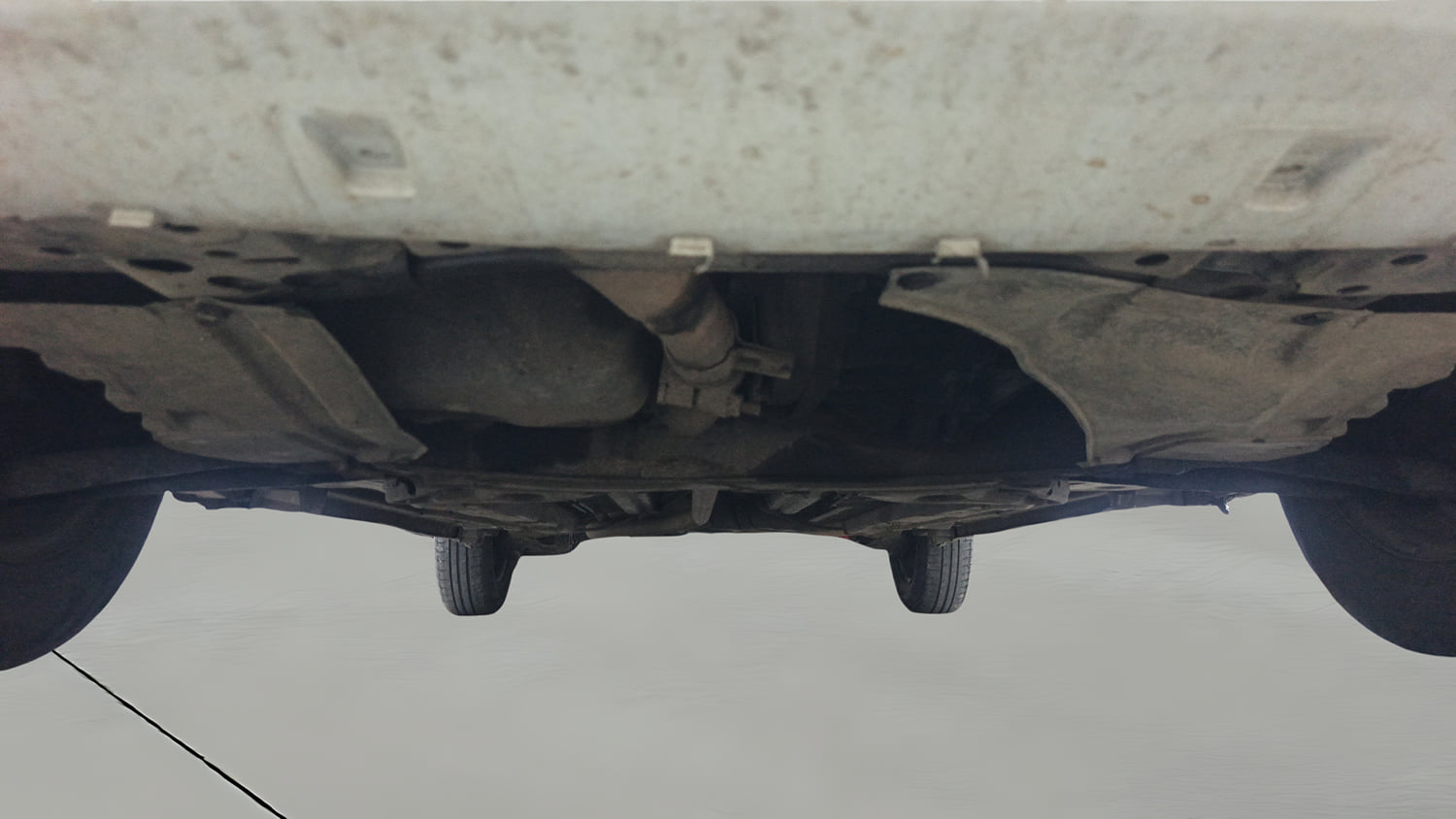 Used 2015 Maruti Suzuki Swift VDi Diesel Manual extra FRONT LEFT UNDERBODY VIEW