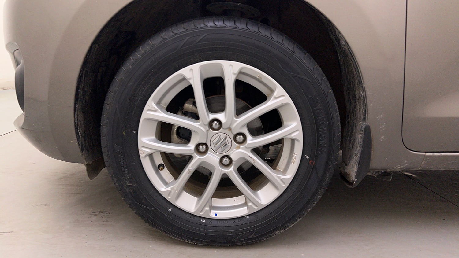Used 2018 Maruti Suzuki Swift ZXi AMT Petrol Automatic tyres LEFT FRONT TYRE RIM VIEW