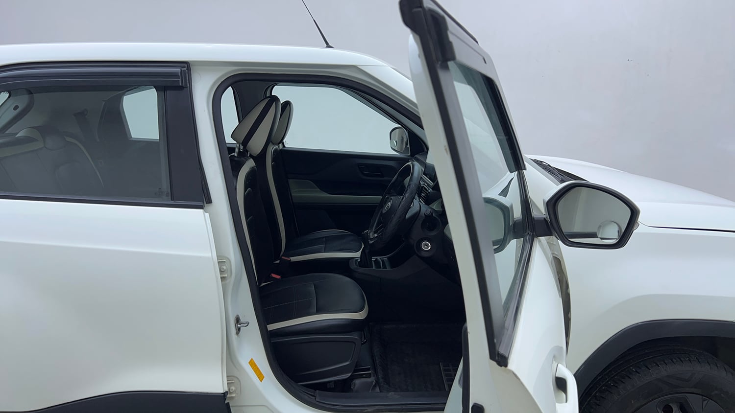 Used 2022 Tata Punch Adventure MT Petrol Manual interior RIGHT SIDE FRONT DOOR CABIN VIEW