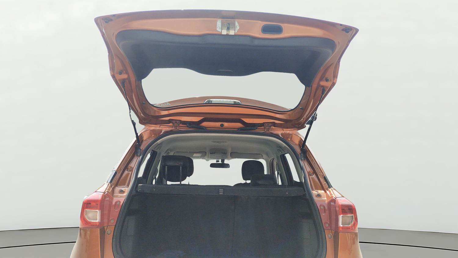 Used 2019 maruti-suzuki Vitara Brezza ZDi Plus Dual Tone AGS Diesel Automatic interior DICKY DOOR OPEN VIEW
