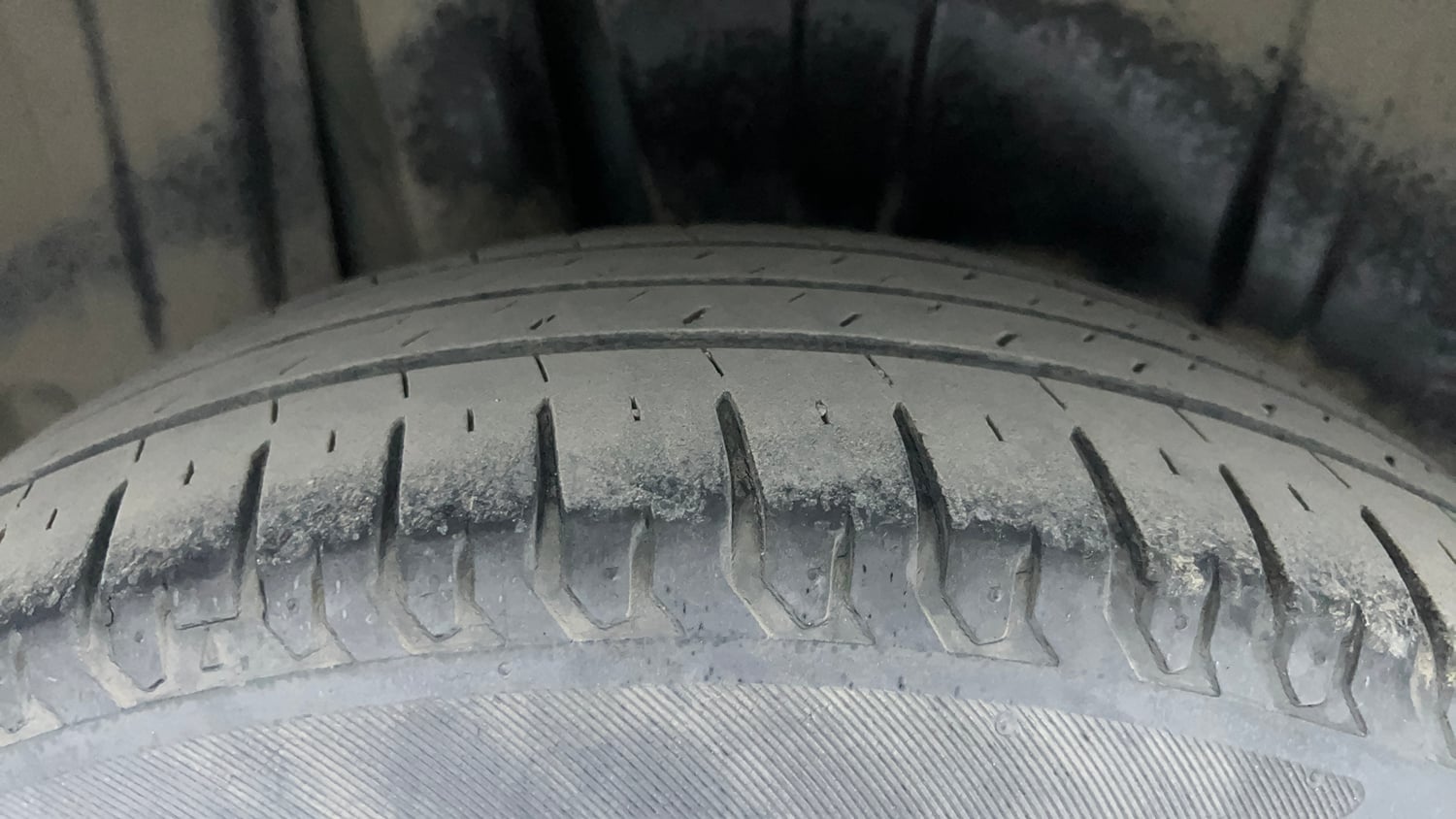 Used 2021 Maruti Suzuki XL6 Alpha AT Petrol Petrol Automatic tyres RIGHT REAR TYRE TREAD VIEW