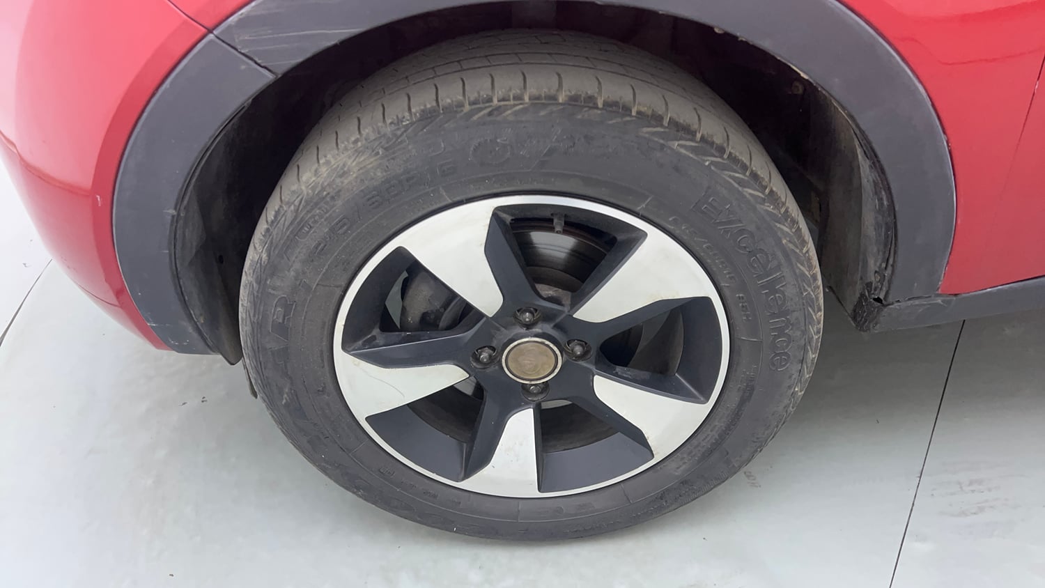 Used 2018 Tata Nexon XZ Plus Diesel Diesel Manual tyres LEFT FRONT TYRE RIM VIEW