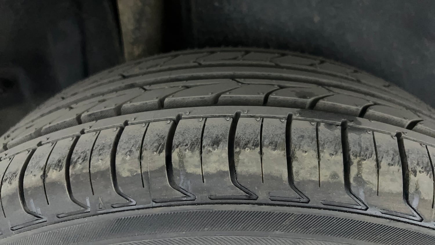 Used 2023 Maruti Suzuki Brezza Zxi Plus Dual Tone Petrol Manual tyres RIGHT REAR TYRE TREAD VIEW
