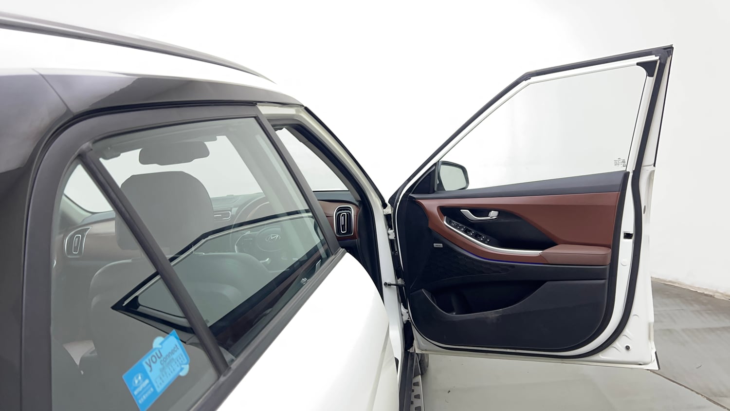 Used 2022 Hyundai Alcazar Signature (O) 6 STR 2.0 Petrol AT Petrol Automatic interior RIGHT FRONT DOOR OPEN VIEW