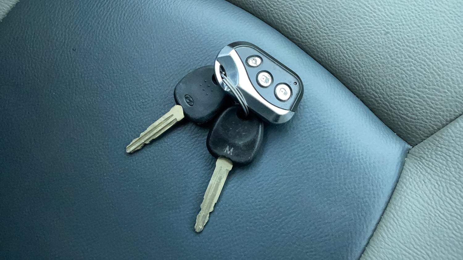 Used 2013 Hyundai i10 Sportz 1.2 AT Kappa2 Petrol Automatic extra CAR KEY VIEW