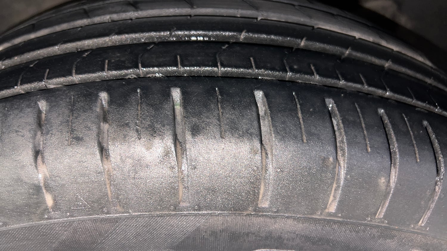 Used 2020 Maruti Suzuki Swift ZXi AMT Petrol Automatic tyres LEFT REAR TYRE TREAD VIEW