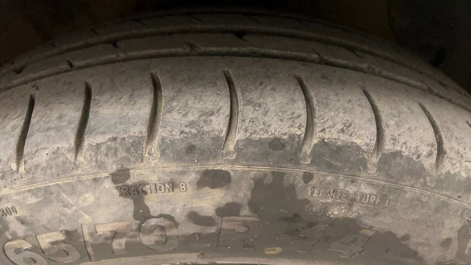 Used 2016 Hyundai Grand i10 Asta 1.2 Kappa VTVT (O) Petrol Manual tyres RIGHT FRONT TYRE TREAD VIEW