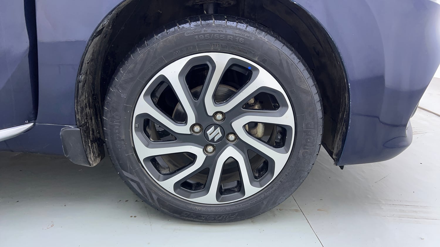 Used 2023 Maruti Suzuki Baleno Alpha AGS Petrol Automatic tyres RIGHT FRONT TYRE RIM VIEW