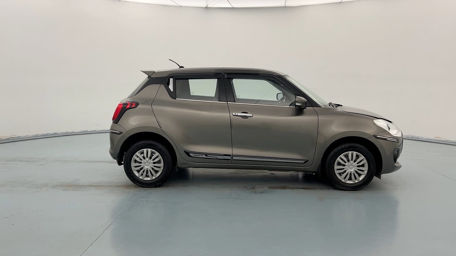 Used 2022 Maruti Suzuki Swift VXi Petrol Manual exterior RIGHT SIDE VIEW