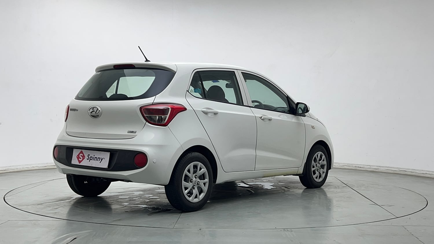 Used 2018 Hyundai Grand i10 Magna 1.2 Kappa VTVT Petrol Manual exterior RIGHT REAR CORNER VIEW