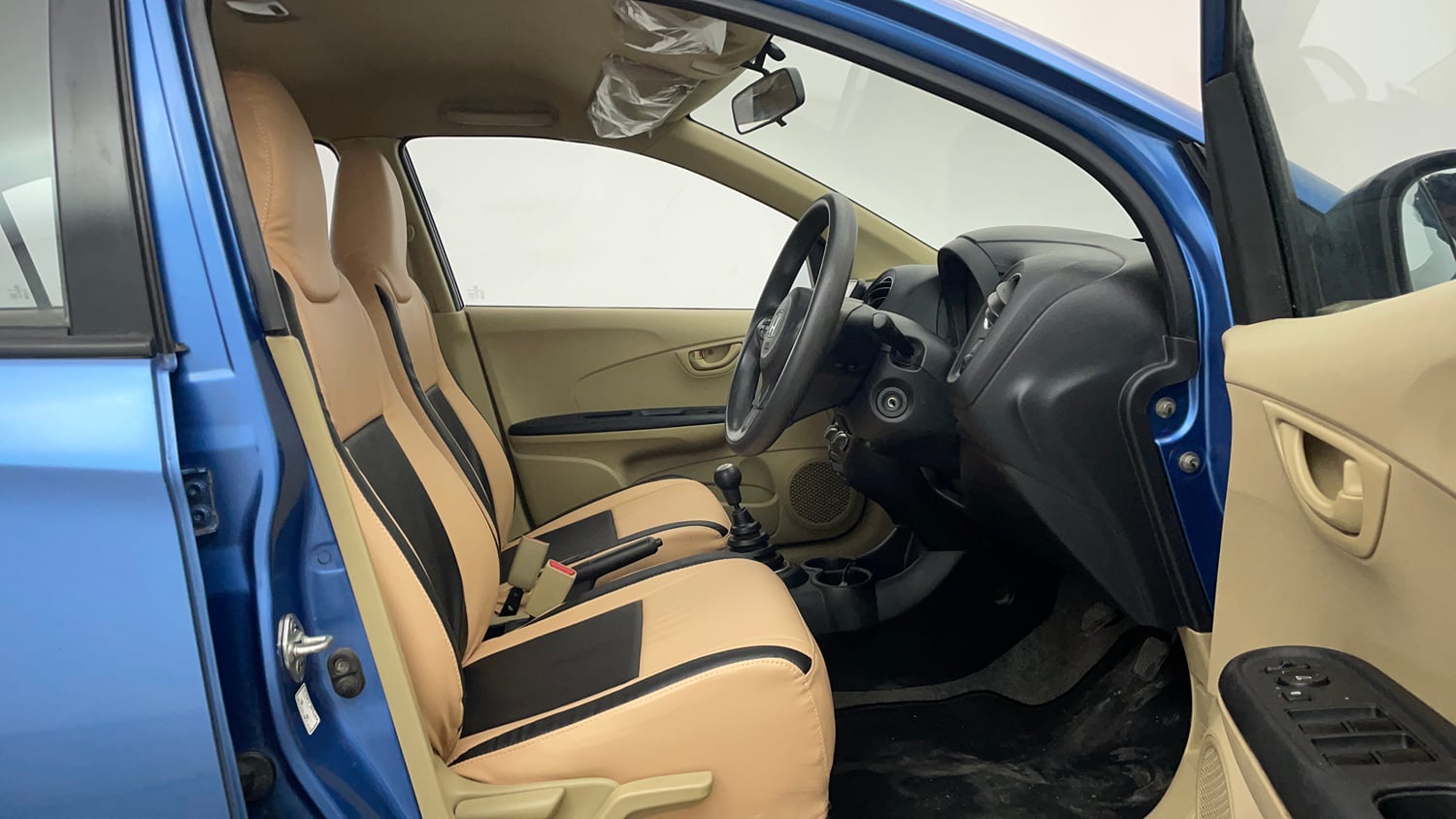 Used 2014 Honda Amaze 1.2 VX i-VTEC Petrol Manual interior RIGHT SIDE FRONT DOOR CABIN VIEW