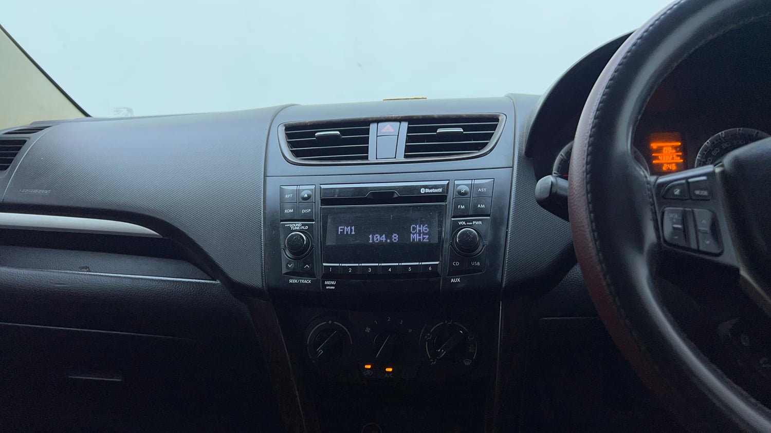 Used 2018 Maruti Suzuki Ertiga VXI CNG (Outside Fitted) Cng Manual top_features Integrated (in-dash) music system