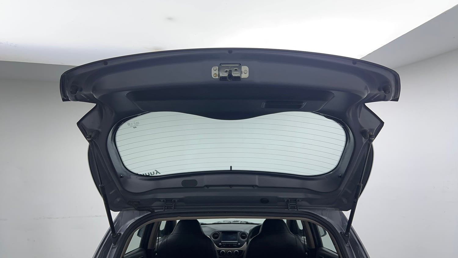 Used 2018 Hyundai Grand i10 Sportz 1.2 Kappa VTVT Petrol Manual interior DICKY DOOR OPEN VIEW