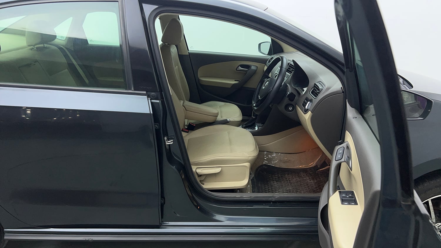 Used 2021 Volkswagen Vento Highline 1.0L TSI Automatic Petrol Automatic interior RIGHT SIDE FRONT DOOR CABIN VIEW