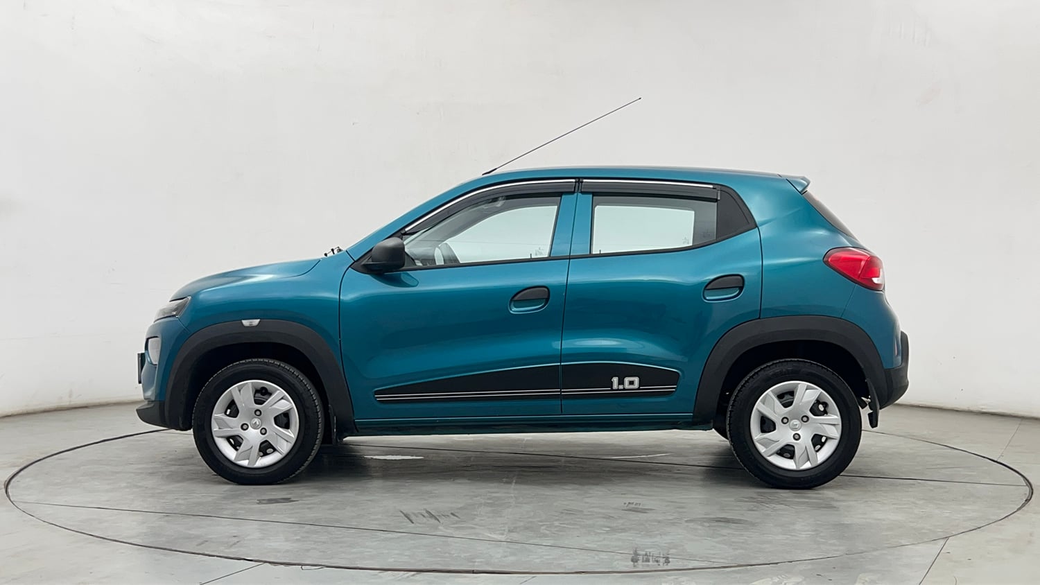 Used 2024 Renault Kwid RXL(O) 1.0L AMT Petrol Automatic exterior LEFT SIDE VIEW