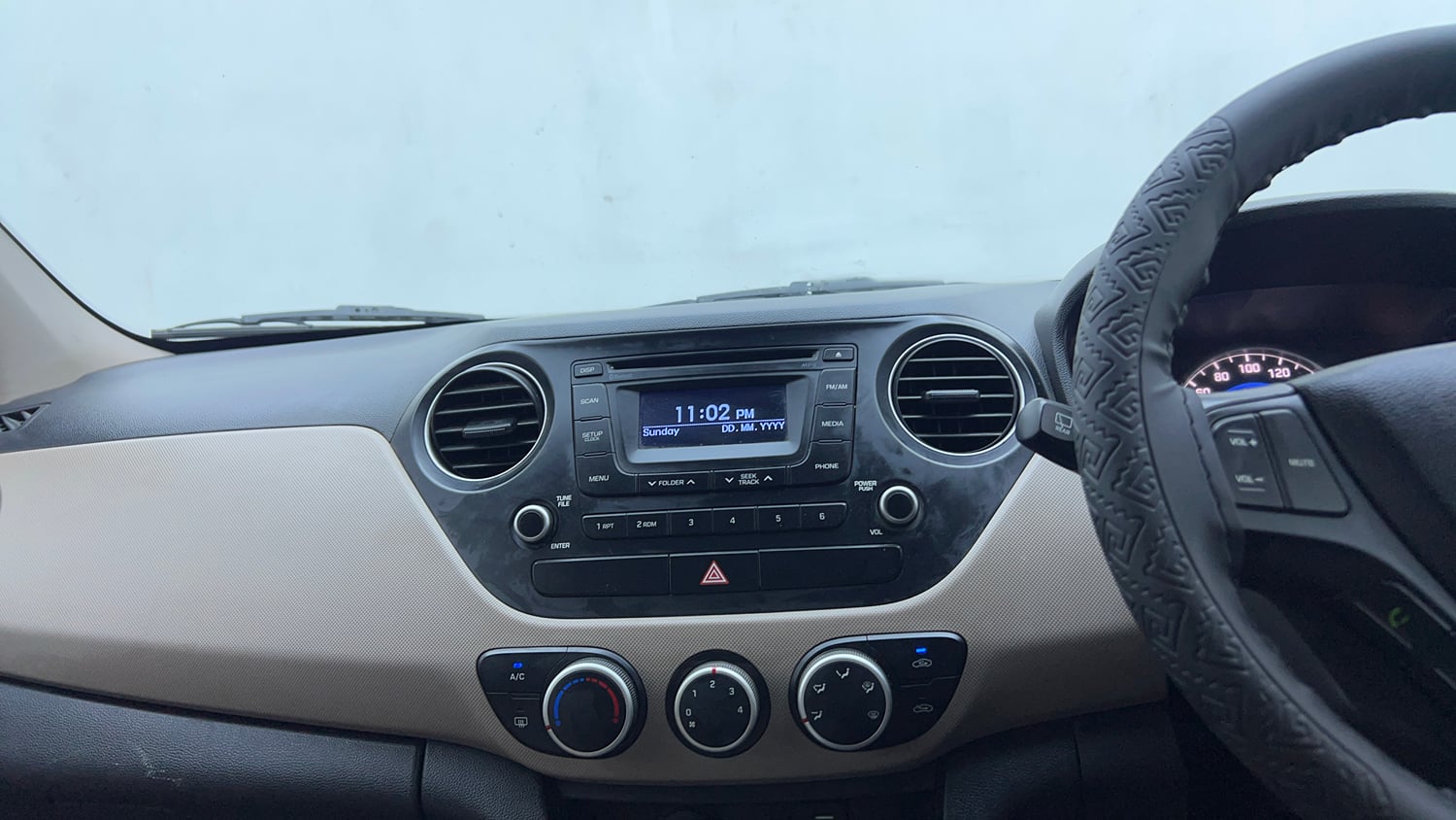 Used 2015 Hyundai Grand i10 Asta AT 1.2 Kappa VTVT Petrol Automatic interior MUSIC SYSTEM & AC CONTROL VIEW