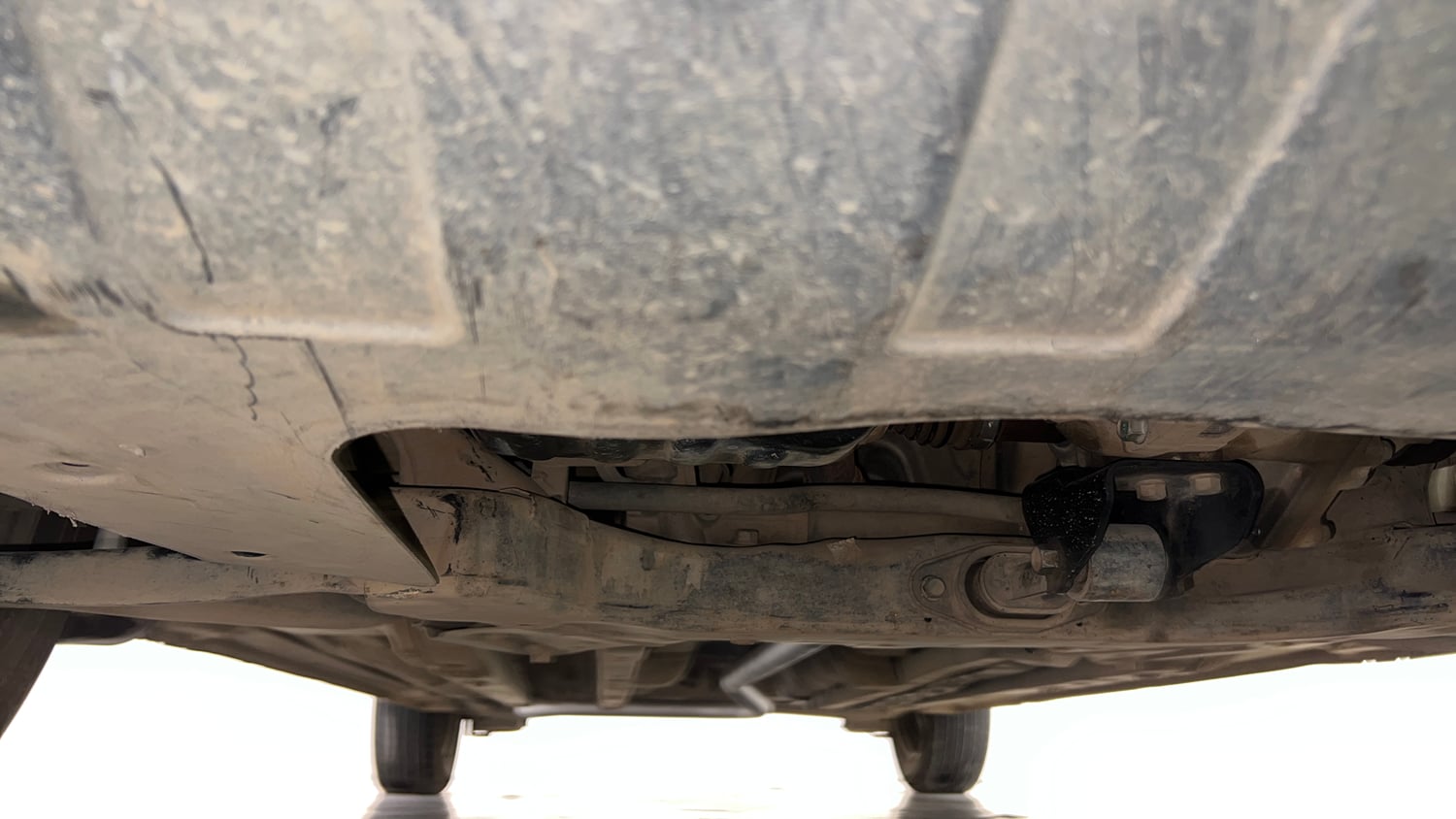 Used 2016 Hyundai Elite i20 Magna 1.2 Petrol Manual extra FRONT LEFT UNDERBODY VIEW