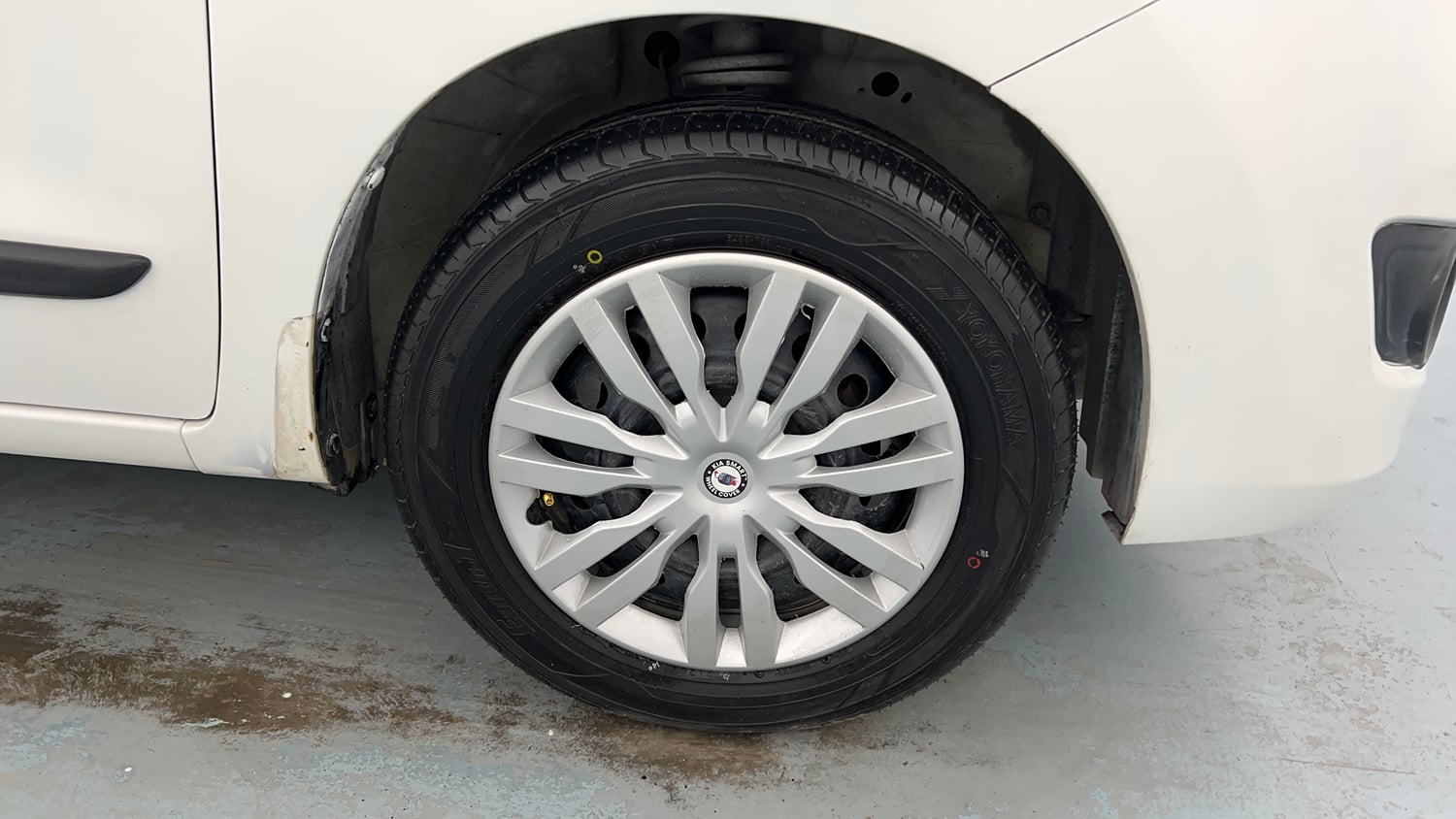 Used 2013 Maruti Suzuki Wagon R VXI Petrol Manual tyres RIGHT FRONT TYRE RIM VIEW