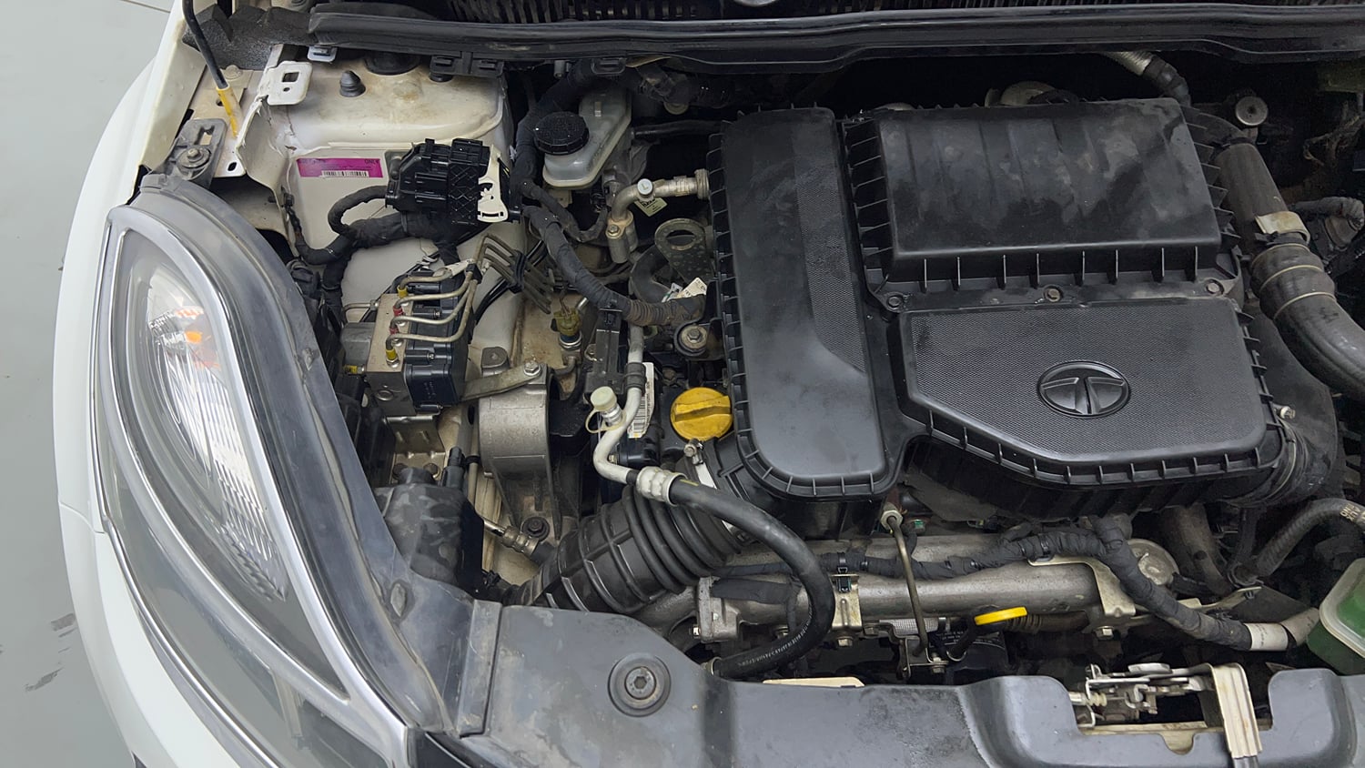 Used 2018 Tata Nexon XM Diesel Diesel Manual engine ENGINE RIGHT SIDE VIEW