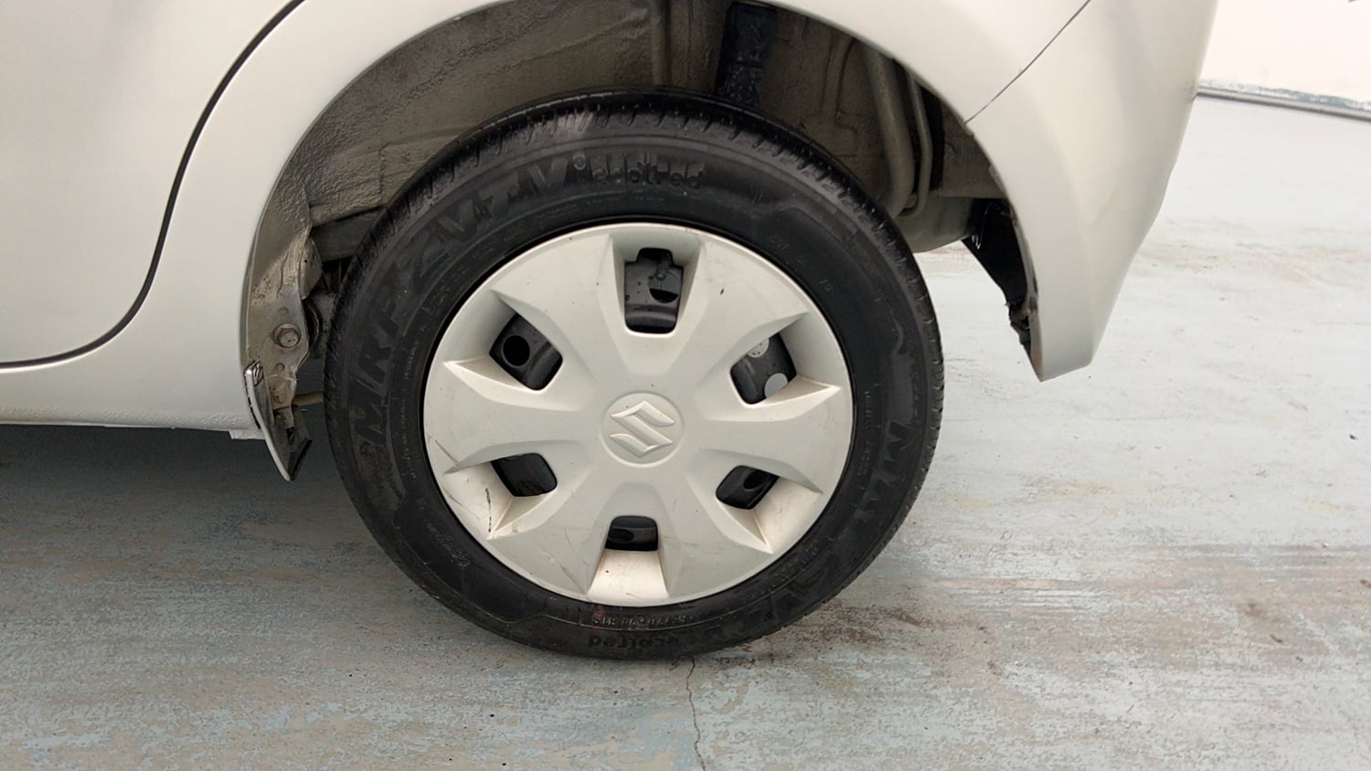 Used 2022 Maruti Suzuki Wagon R VXI 1.0 Petrol Manual tyres LEFT REAR TYRE RIM VIEW