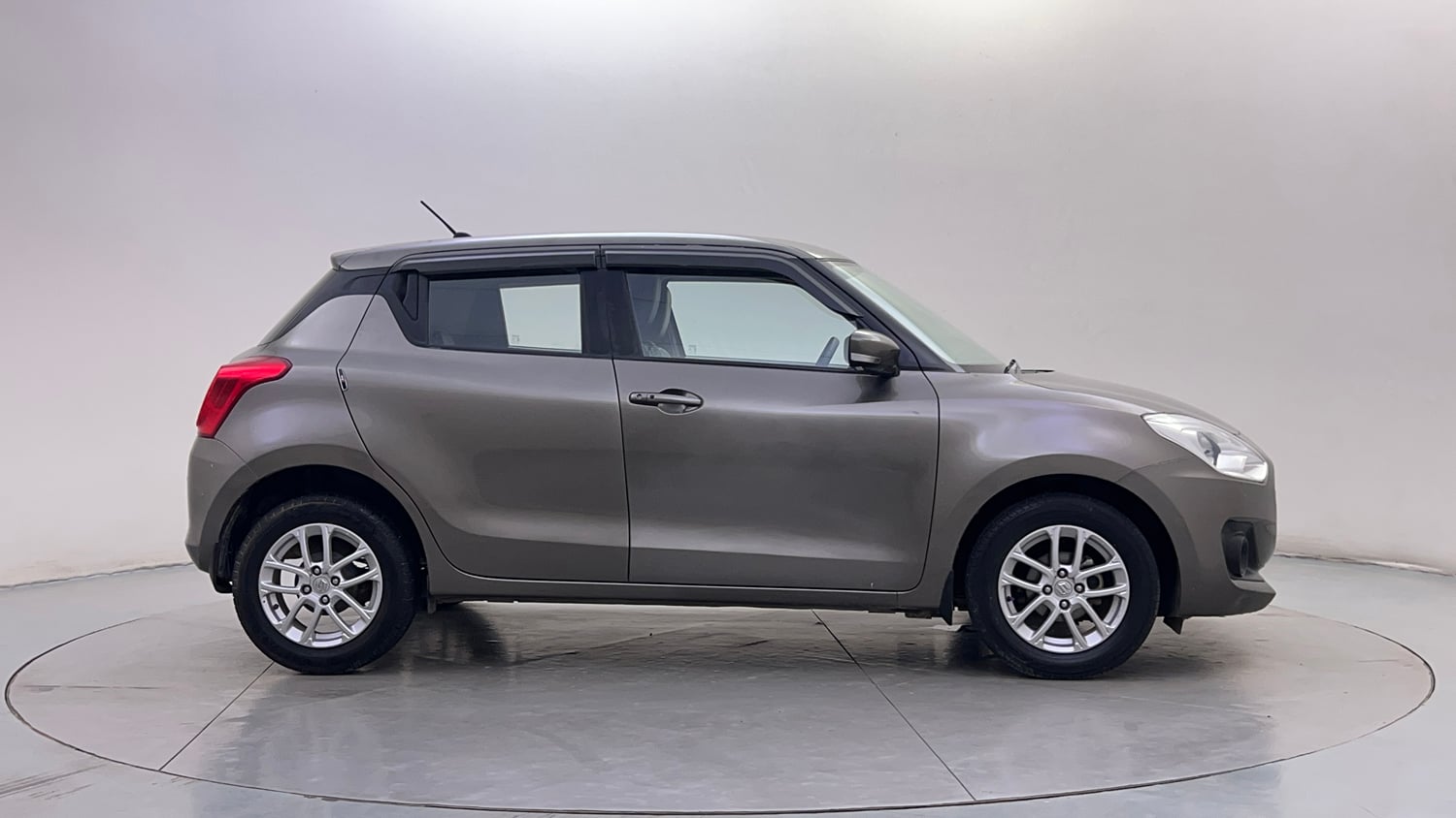 Used 2018 Maruti Suzuki Swift ZXi AMT Petrol Automatic exterior RIGHT SIDE VIEW