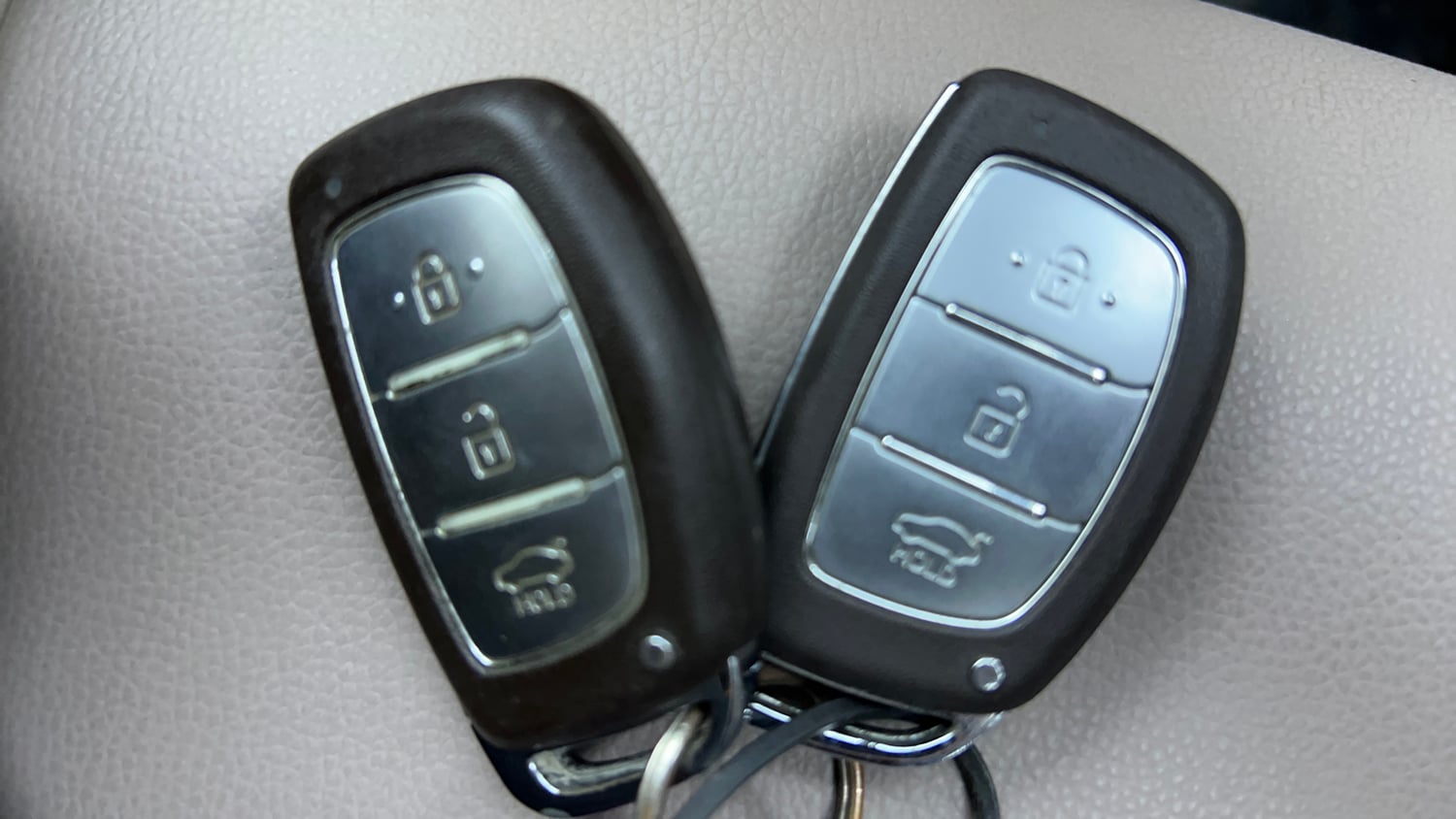 Used 2015 Hyundai Grand i10 Asta AT 1.2 Kappa VTVT Petrol Automatic extra CAR KEY VIEW
