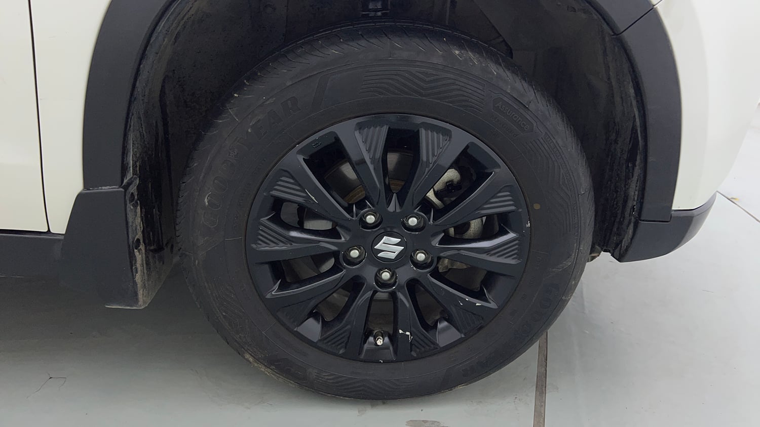 Used 2021 Maruti Suzuki Vitara Brezza ZXi AT SHVS Petrol Automatic tyres RIGHT FRONT TYRE RIM VIEW