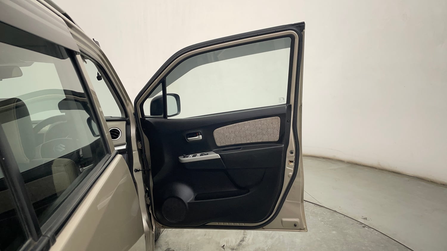 Used 2016 Maruti Suzuki Wagon R VXI Petrol Manual interior RIGHT FRONT DOOR OPEN VIEW