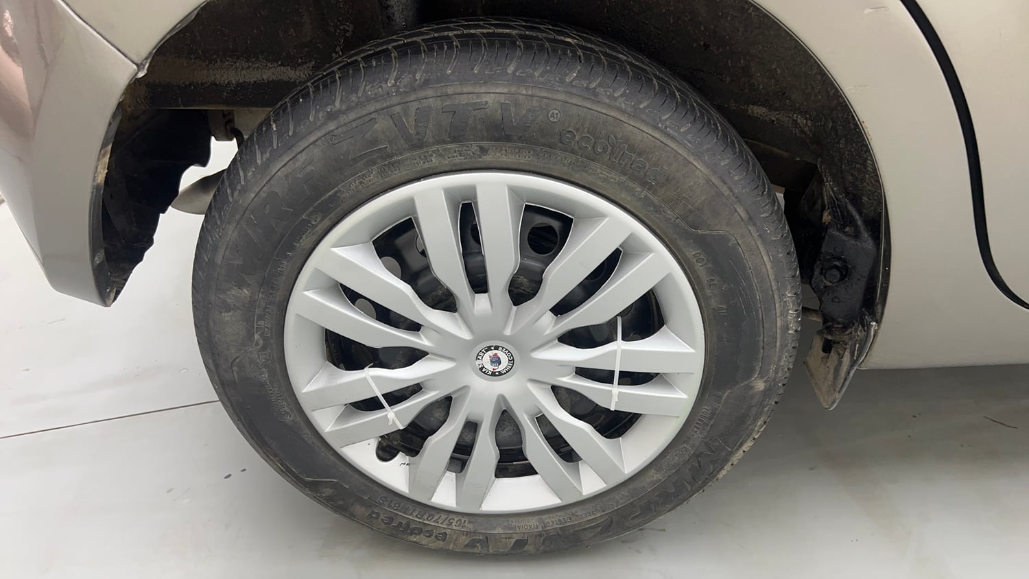 Used 2023 Maruti Suzuki Wagon R VXI 1.0 Petrol Manual tyres RIGHT REAR TYRE RIM VIEW
