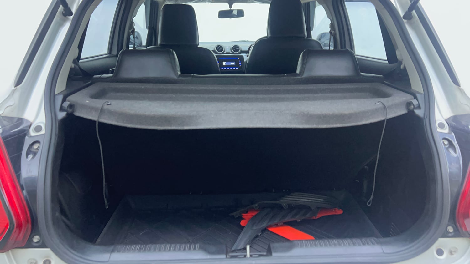 Used 2022 Maruti Suzuki Swift VXi Petrol Manual interior DICKY INSIDE VIEW