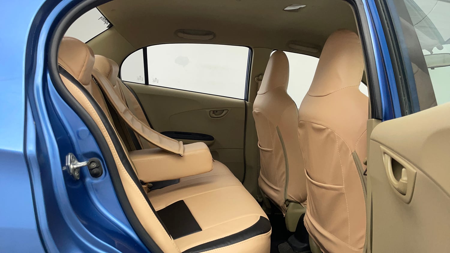 Used 2014 Honda Amaze 1.2 VX i-VTEC Petrol Manual interior RIGHT SIDE REAR DOOR CABIN VIEW