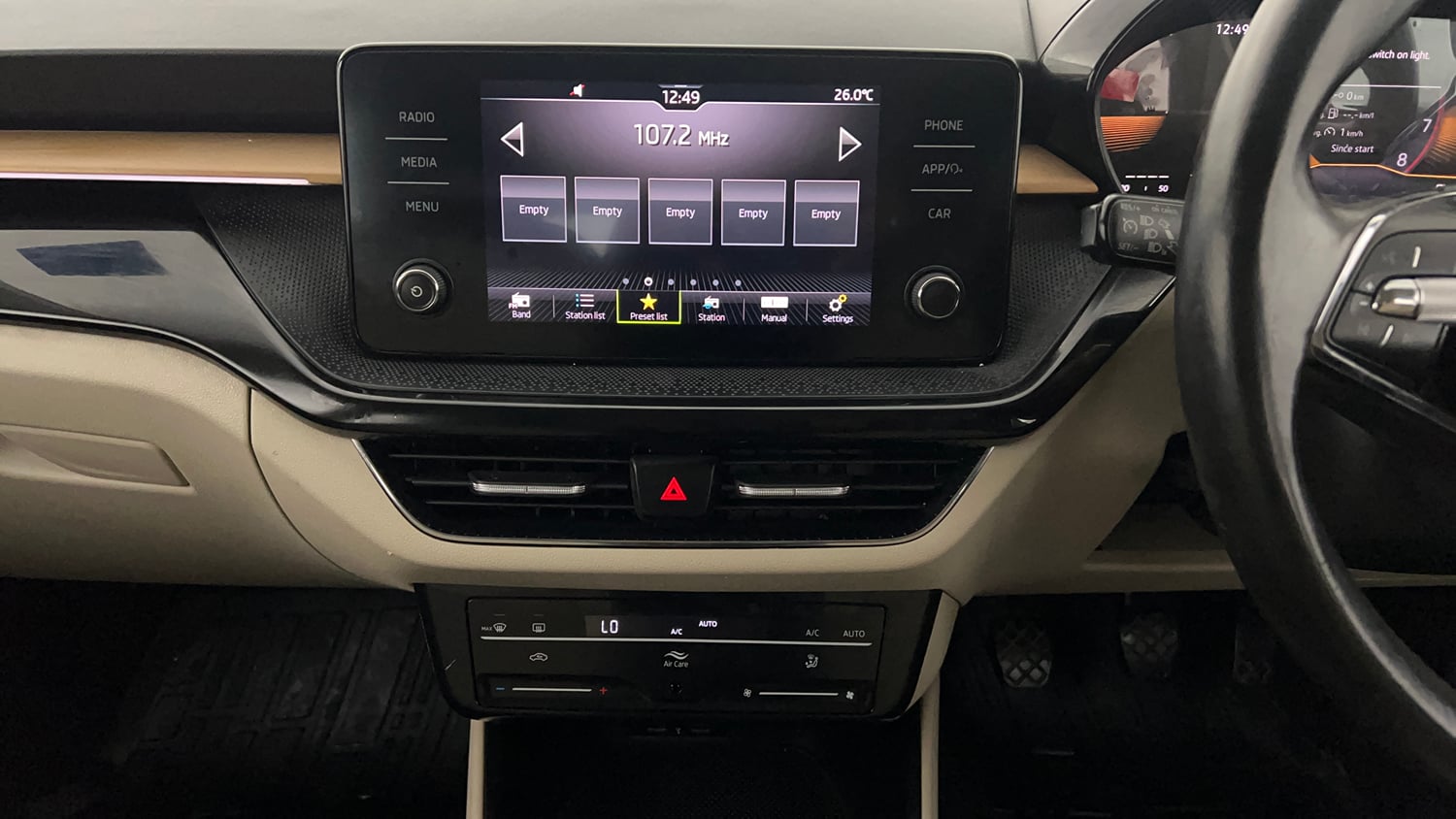 Used 2023 Skoda Slavia Style 1.0L TSI MT Petrol Manual interior MUSIC SYSTEM & AC CONTROL VIEW