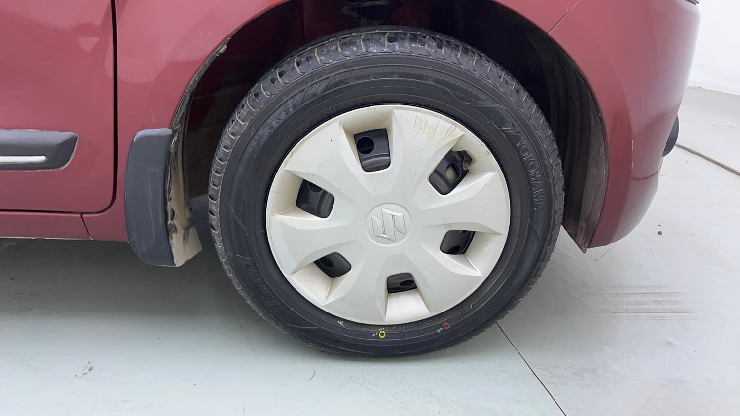Used 2023 Maruti Suzuki Wagon R VXI 1.0 CNG Cng Manual tyres RIGHT FRONT TYRE RIM VIEW