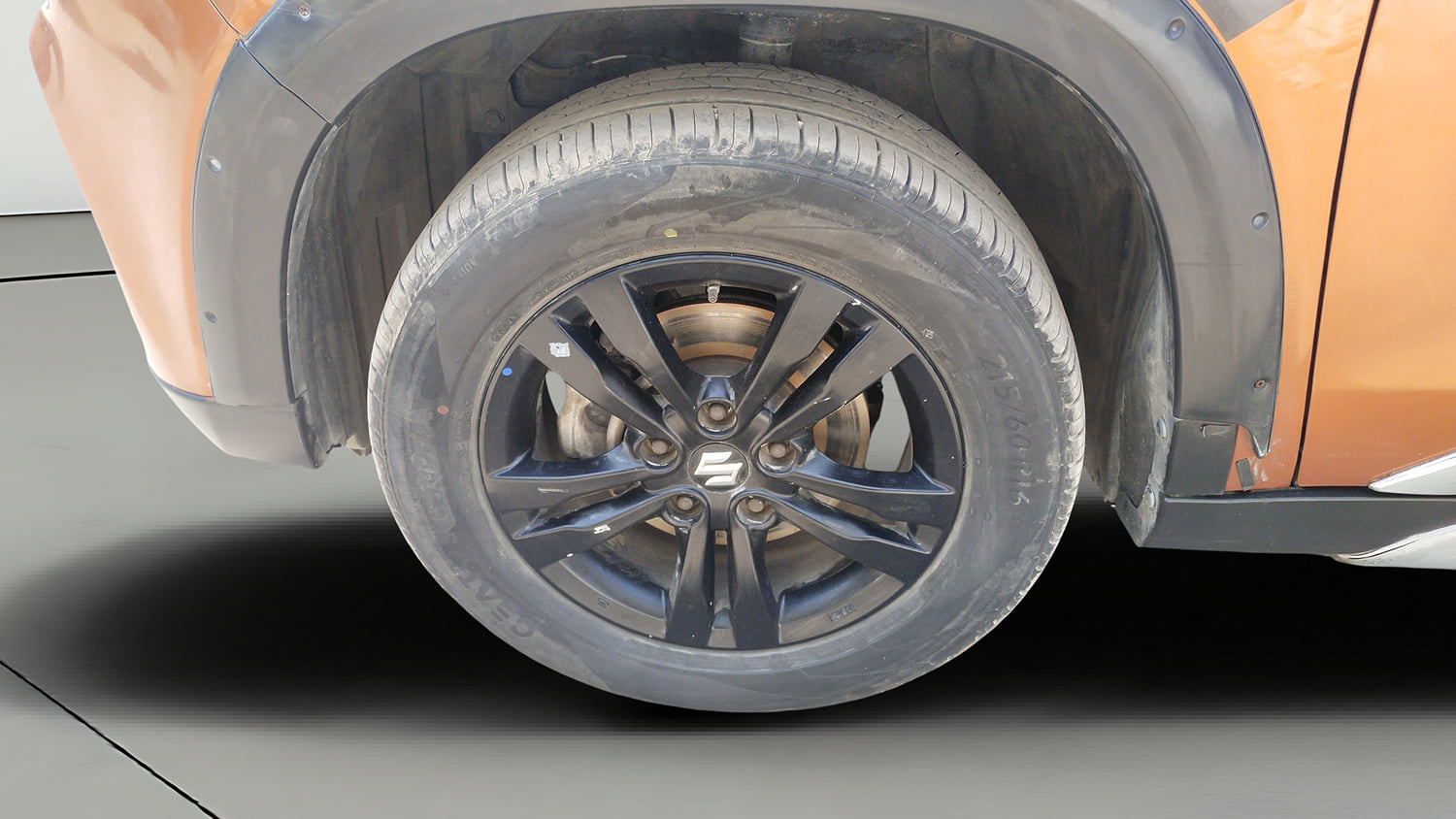 Used 2019 maruti-suzuki Vitara Brezza ZDi Plus Dual Tone AGS Diesel Automatic tyres LEFT FRONT TYRE RIM VIEW