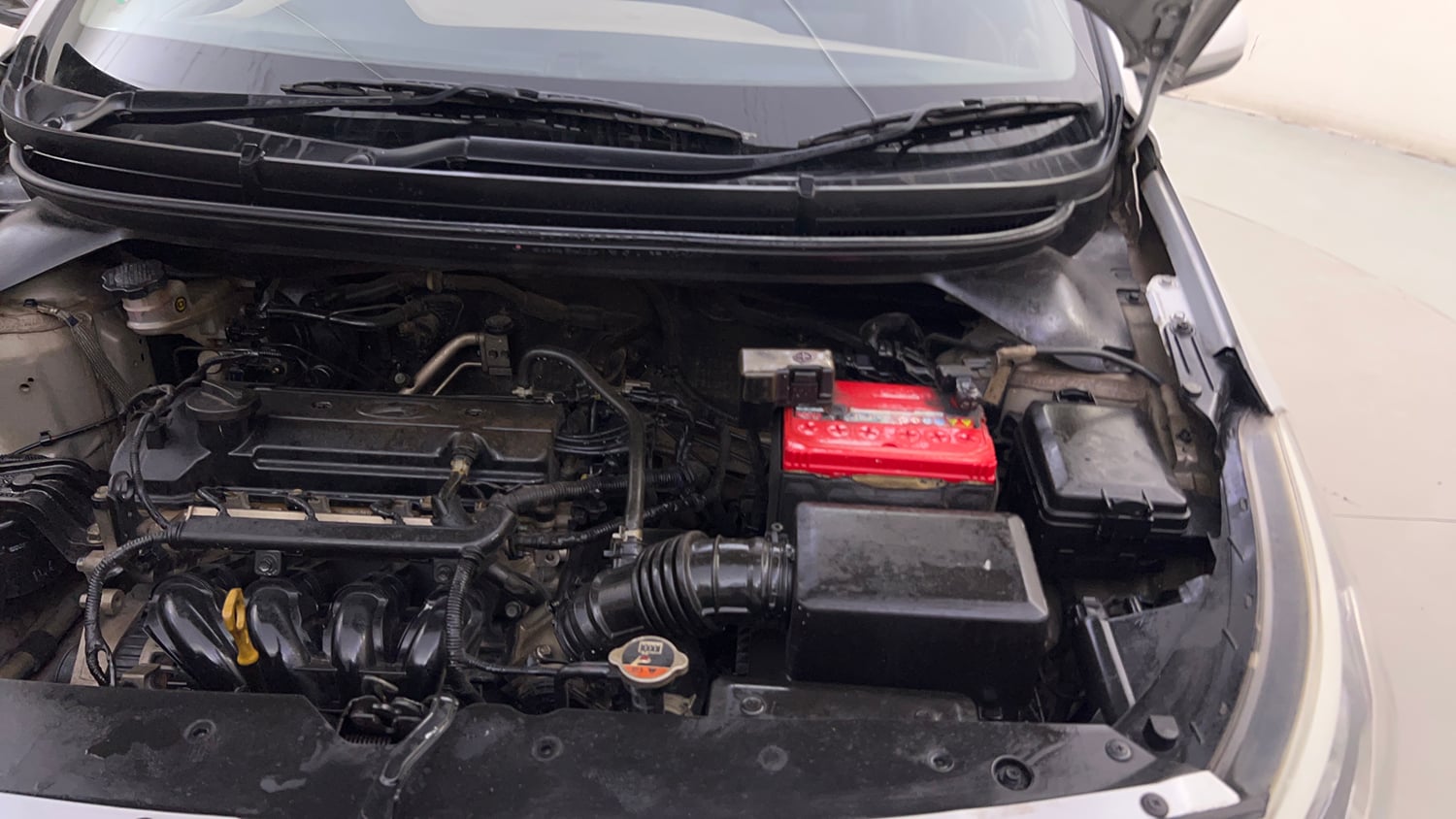 Used 2016 Hyundai Elite i20 Magna 1.2 Petrol Manual engine ENGINE LEFT SIDE HINGE & APRON VIEW